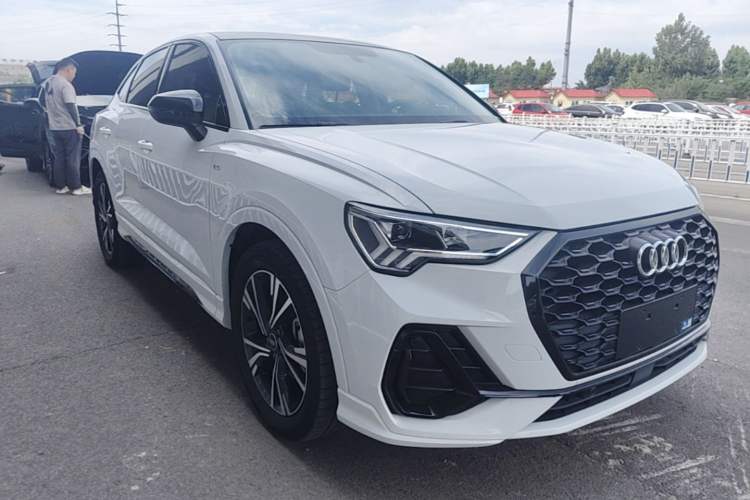 Audi Q3 Sportback 2022 — фото 3
