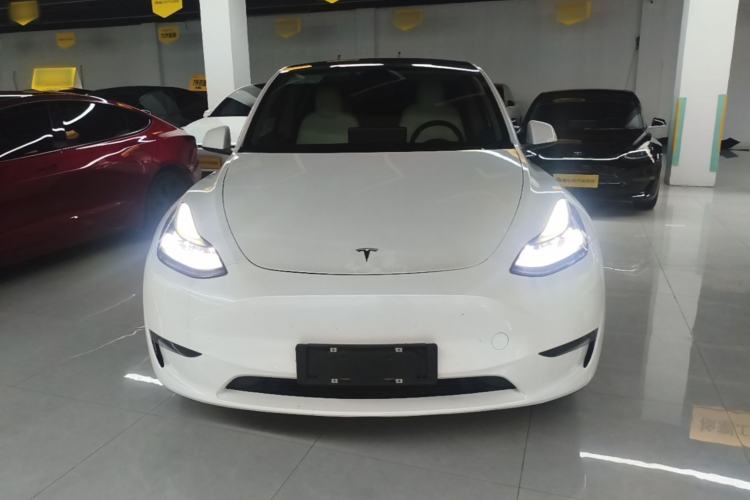Tesla Model Y 2021 — 2