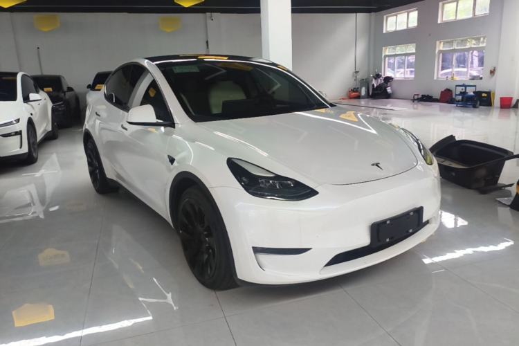 Tesla Model Y 2021 — 3