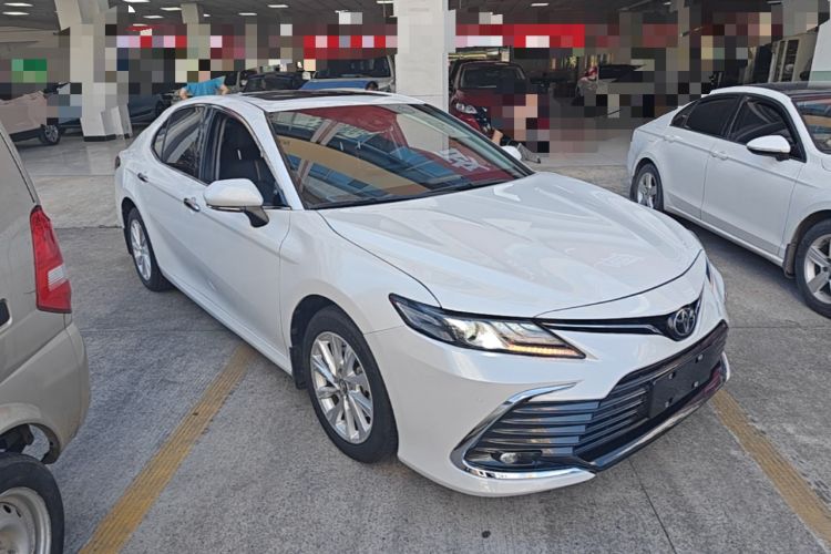 Toyota Camry 2021 — 3