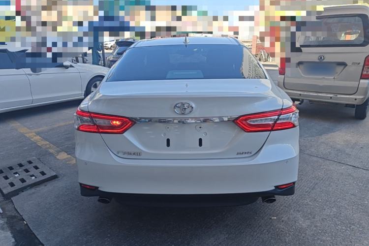 Toyota Camry 2021 — 5