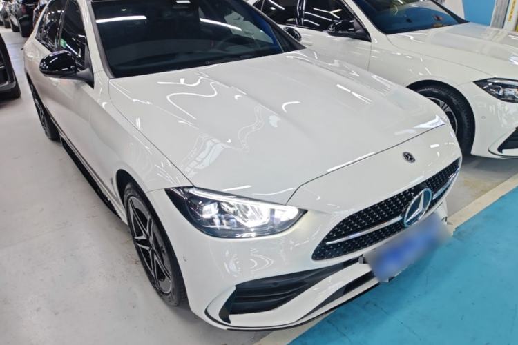 Mercedes-Benz C 260 L 2024 — 3
