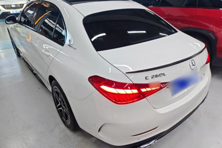Mercedes-Benz C 260 L 2024 — 4