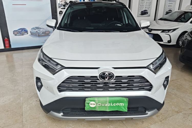 Toyota RAV4 2024 — 2