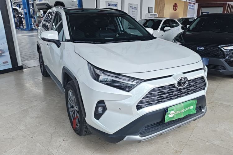 Toyota RAV4 2024 — 3
