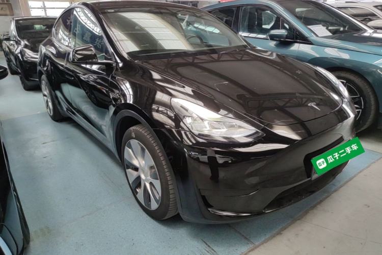Tesla Model Y 2022 — 3
