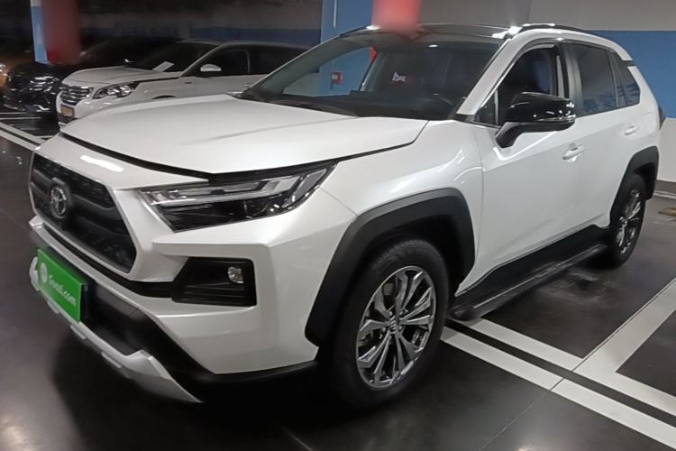 Toyota RAV4 2023 — фото 1