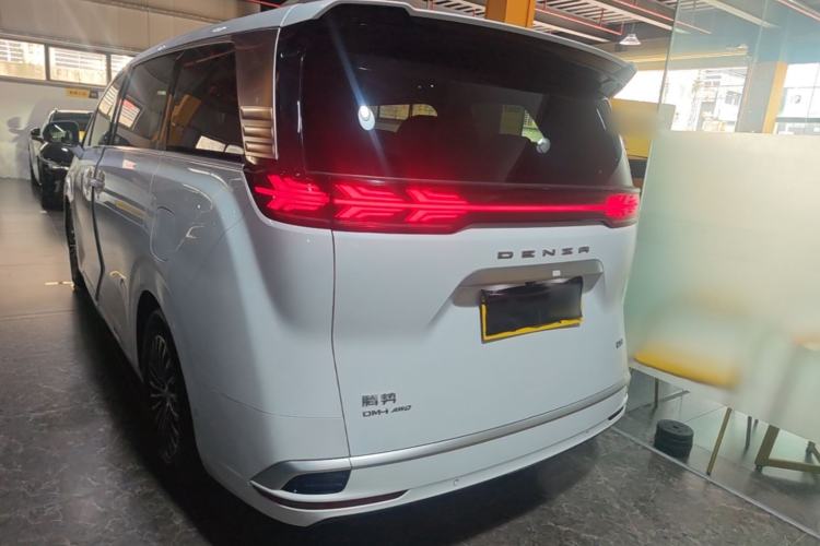 Denza D9 2022 — 4