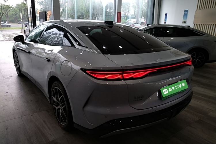 BYD Han L 2025 — 4