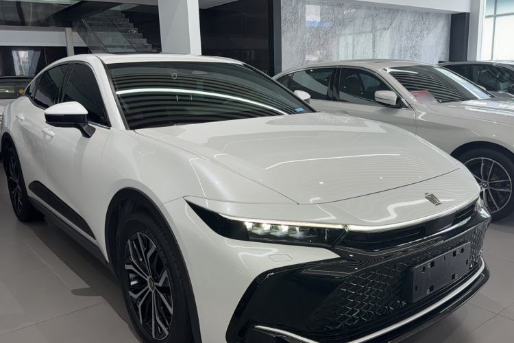 Toyota Crown 2023 — 2