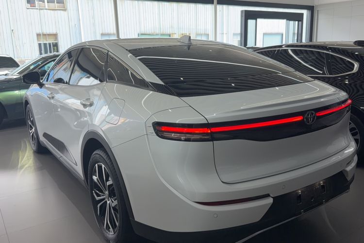 Toyota Crown 2023 — 4