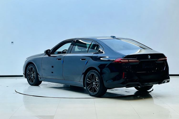 BMW 530Li 2025 — 4