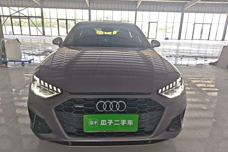 Audi A4 2022 — 2