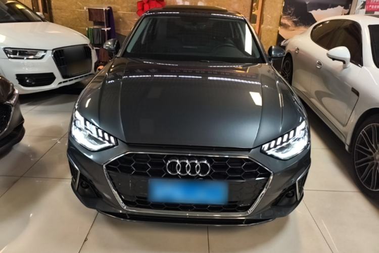 Audi A4 2020 — 2