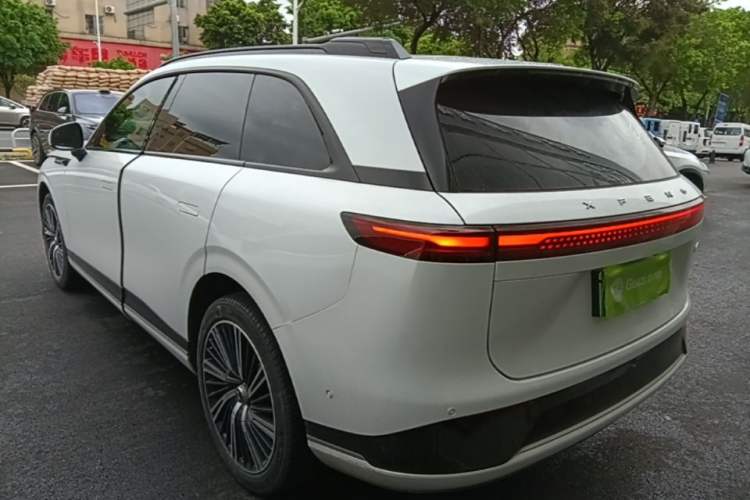 XPeng G9 2022 — 4