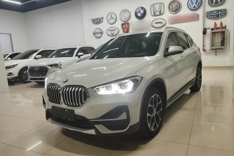 BMW X1 2022 — фото 1