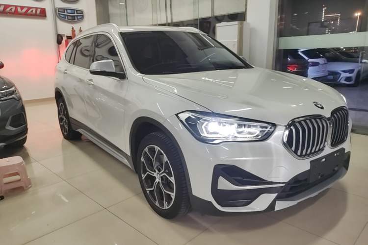 BMW X1 2022 — фото 3
