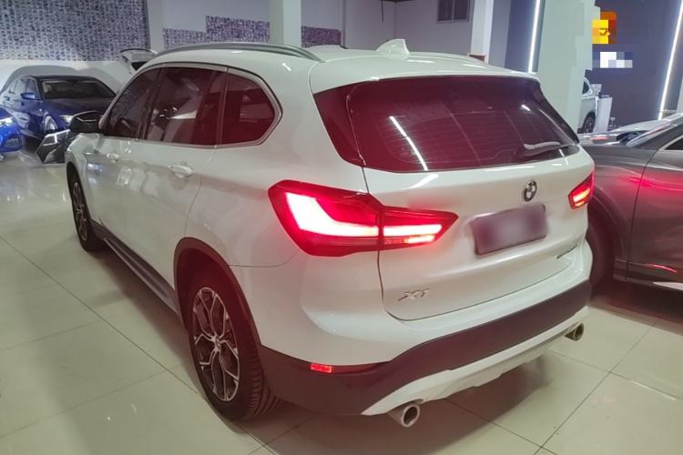 BMW X1 2022 — фото 4