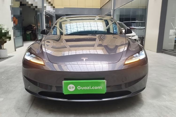 Tesla Model 3 2023 — 2
