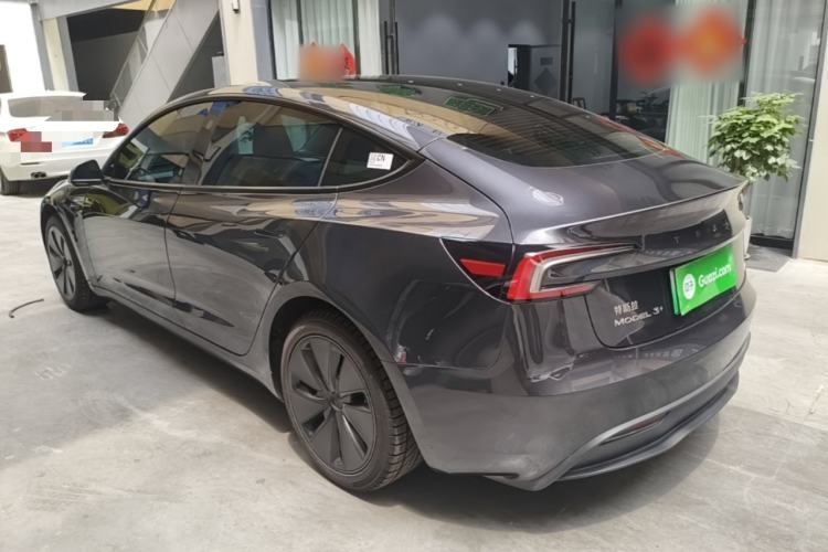 Tesla Model 3 2023 — 4