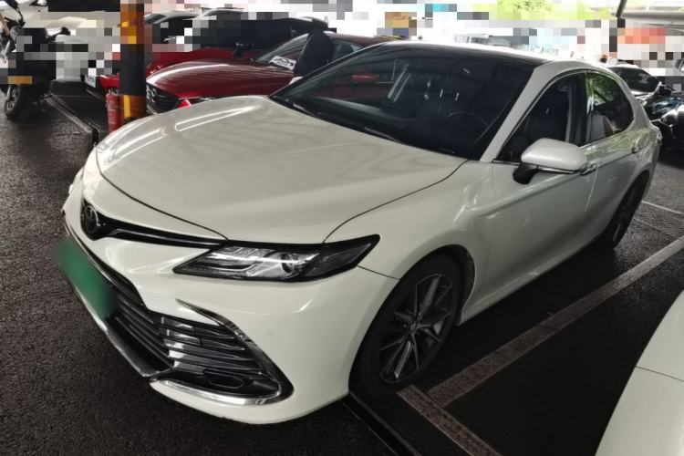Toyota Camry 2021 — фото 1