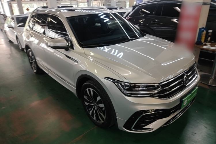 Volkswagen Tiguan L 2023 — 3