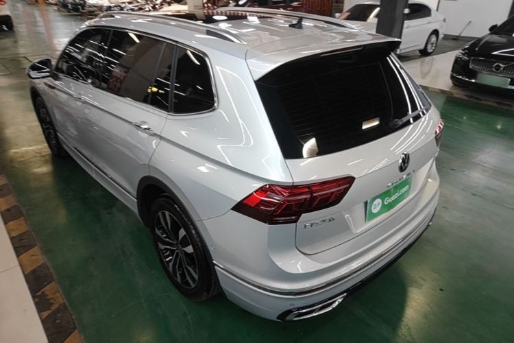 Volkswagen Tiguan L 2023 — 4