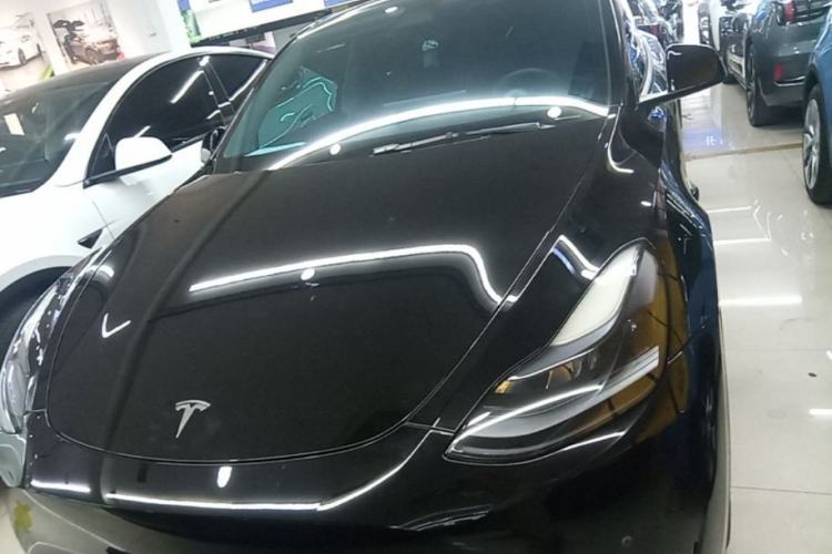 Tesla Model Y 2022 — 2