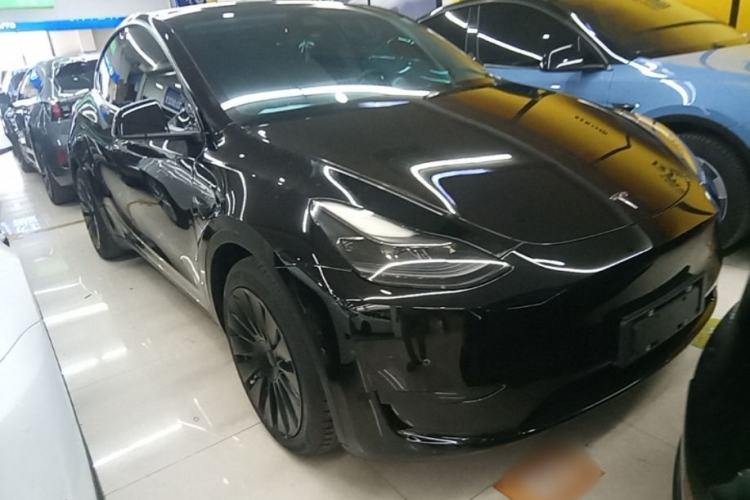 Tesla Model Y 2022 — 3