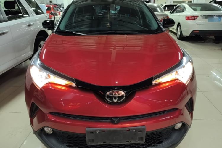 Toyota C-HR 2020 — фото 2