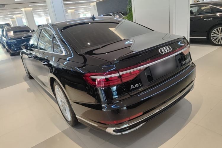 Audi A8 2023 — 4