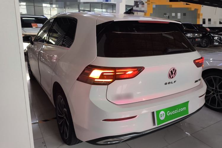Volkswagen Golf 2023 — 4