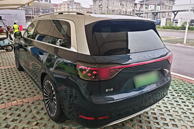 AITO M9 2024 — 4