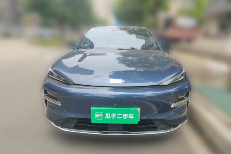 Geely Galaxy 8 2025 — 2