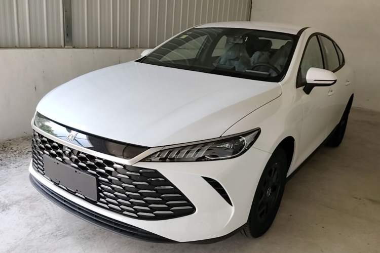 BYD Qin Plus 2025 — фото 1