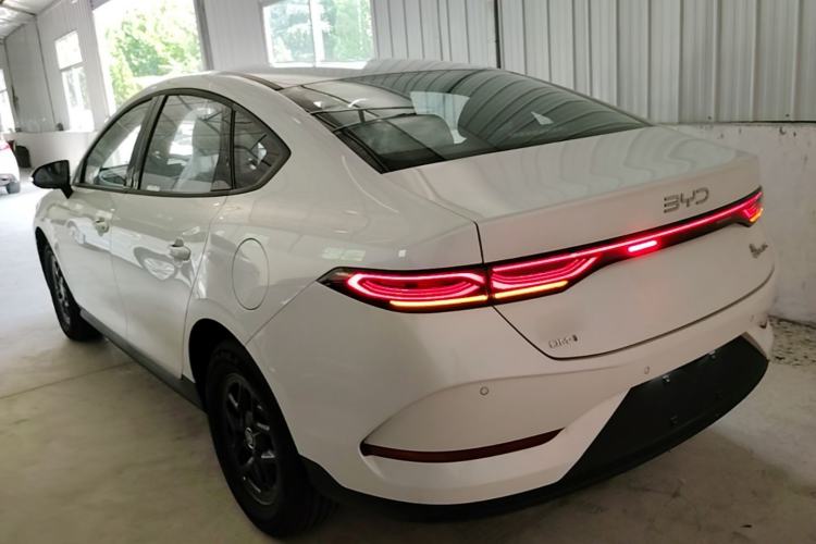 BYD Qin Plus 2025 — фото 4