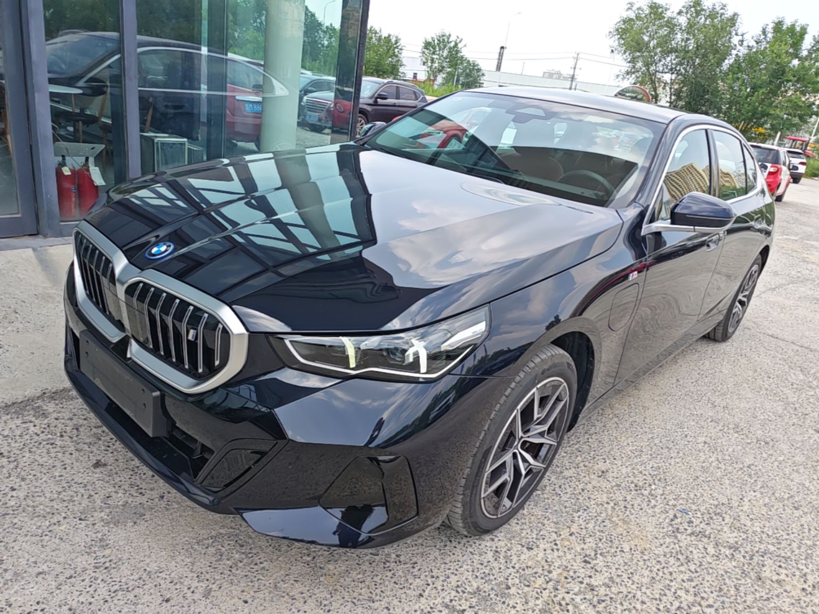 BMW i5 2025 — фото 1