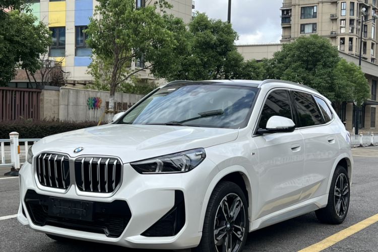 BMW X1 2023 — фото 1