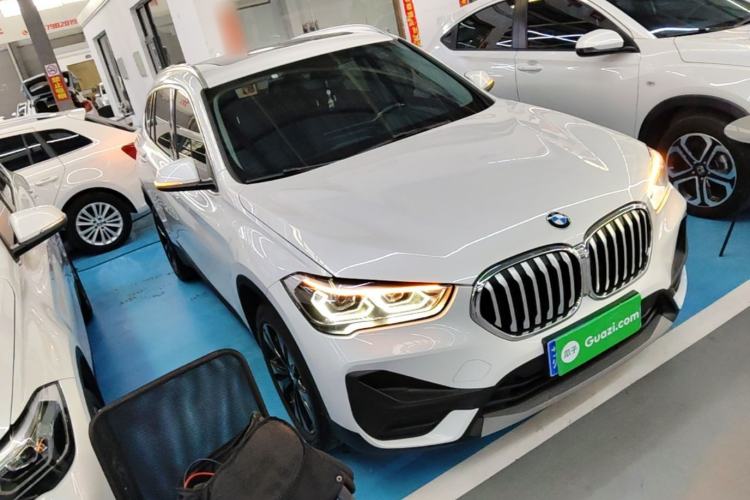 BMW X1 2021 — фото 3