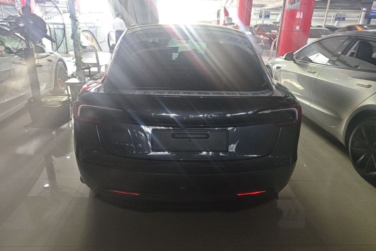 Tesla Model 3 2023 — 5