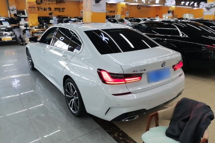 BMW 325Li 2022 — 4