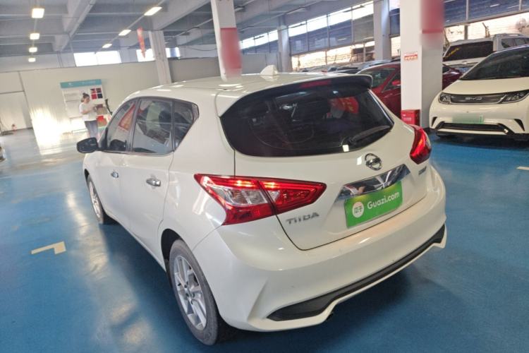 Nissan Tiida 2021 — 4