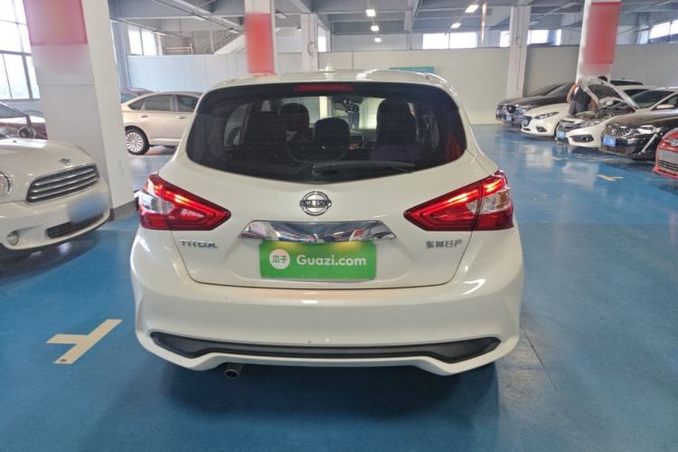 Nissan Tiida 2021 — 5