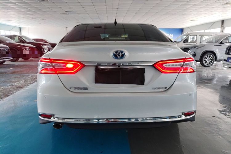 Toyota Camry 2023 — 5