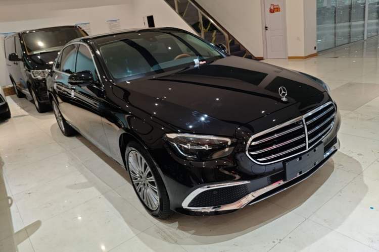Mercedes-Benz E 300 L 2023 — фото 3