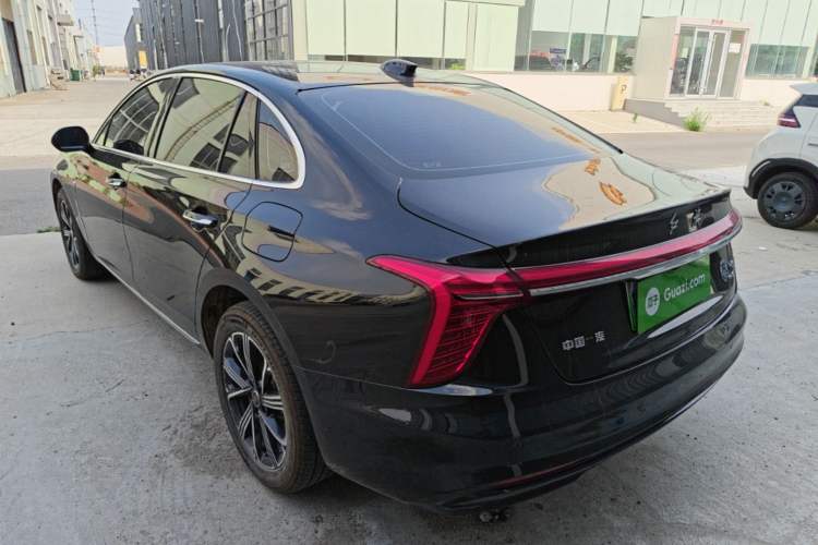 Hongqi H5 2025 — 4