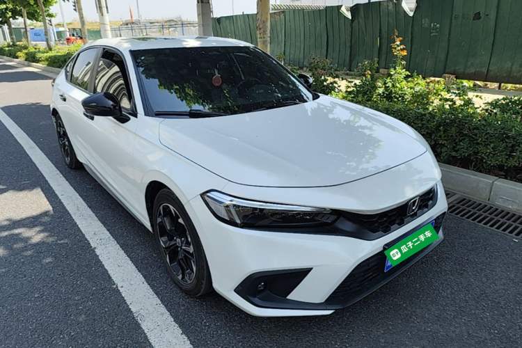 Honda Civic 2023 — 3