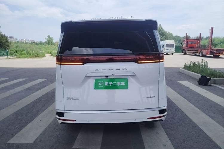 Denza D9 2022 — 5
