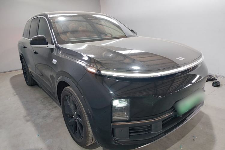 Li Auto L8 2023 — 3
