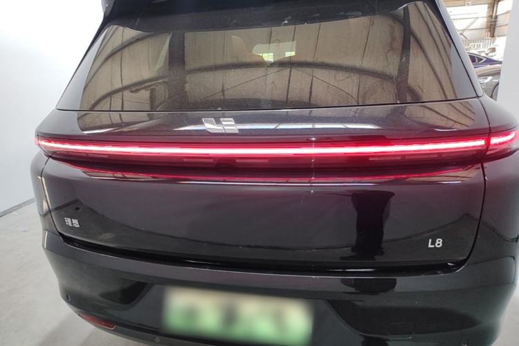 Li Auto L8 2023 — 5